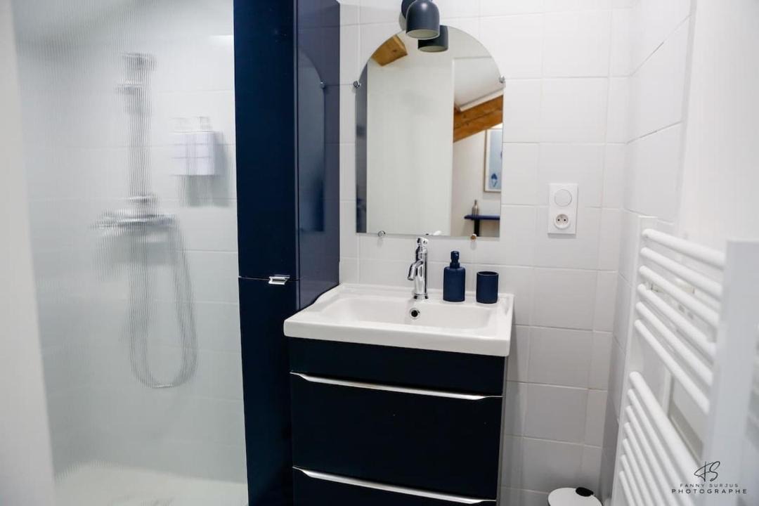 Photo of Bathroom in Clemenceau