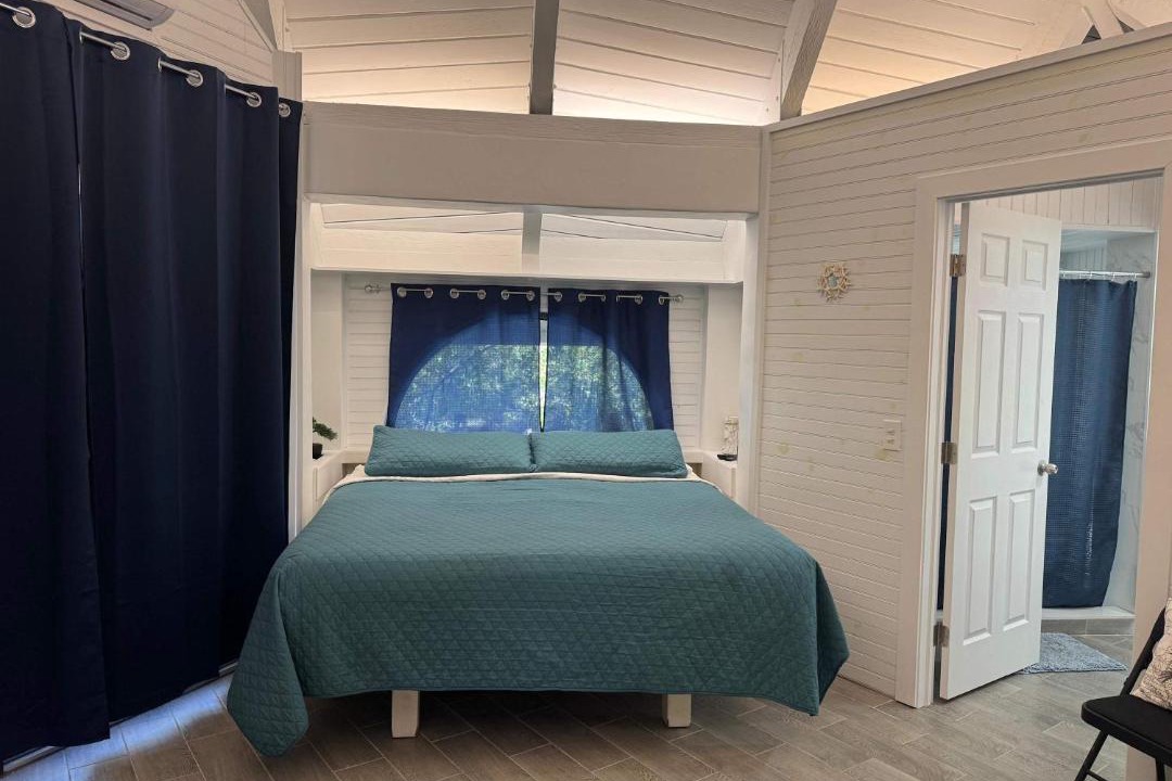 Photo of Bedroom in Long Beach Estates