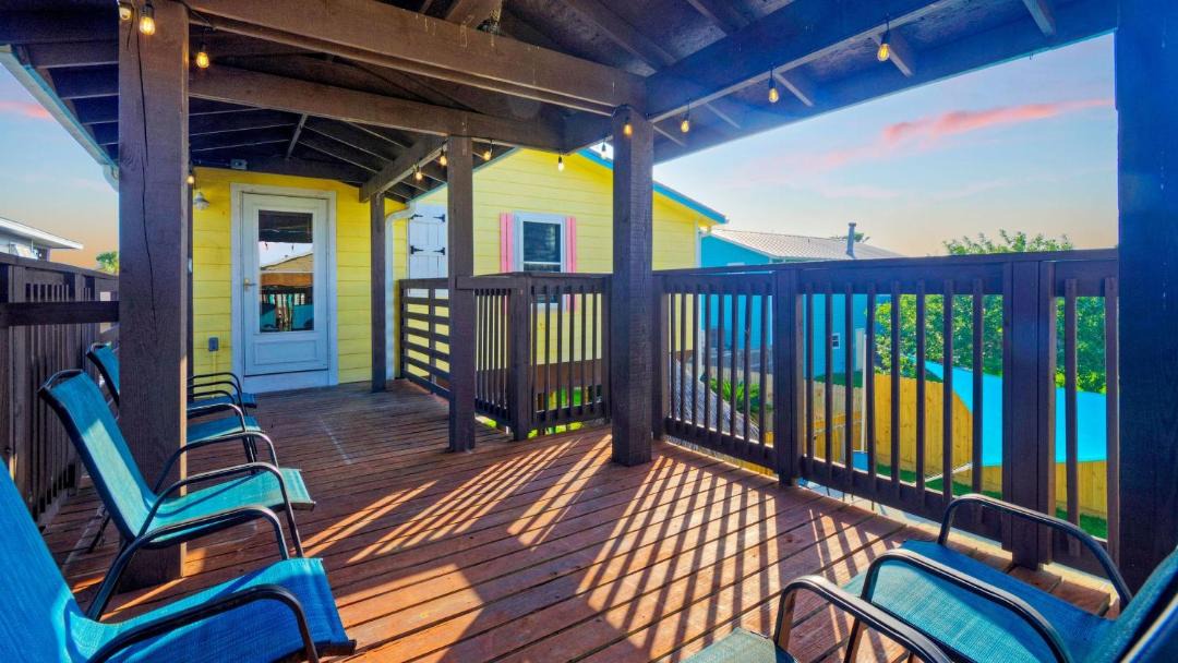 Photo of Patio Balcony in Leeward Sands