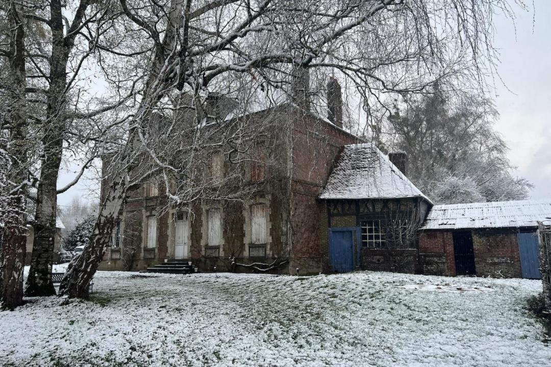 Photo of Buildings in Bezancourt
