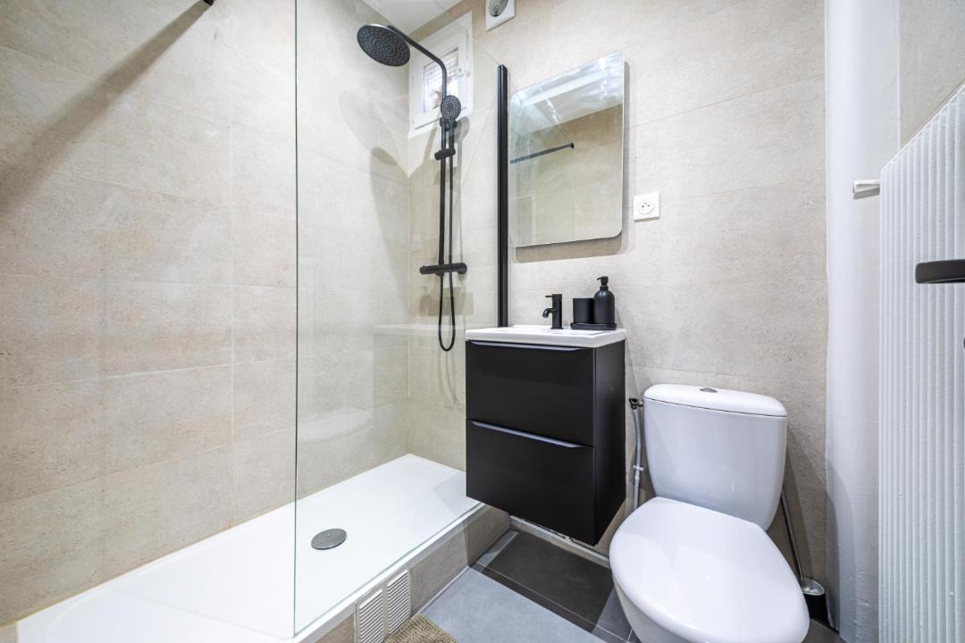 Photo of Bathroom in Issy-les-Moulineaux