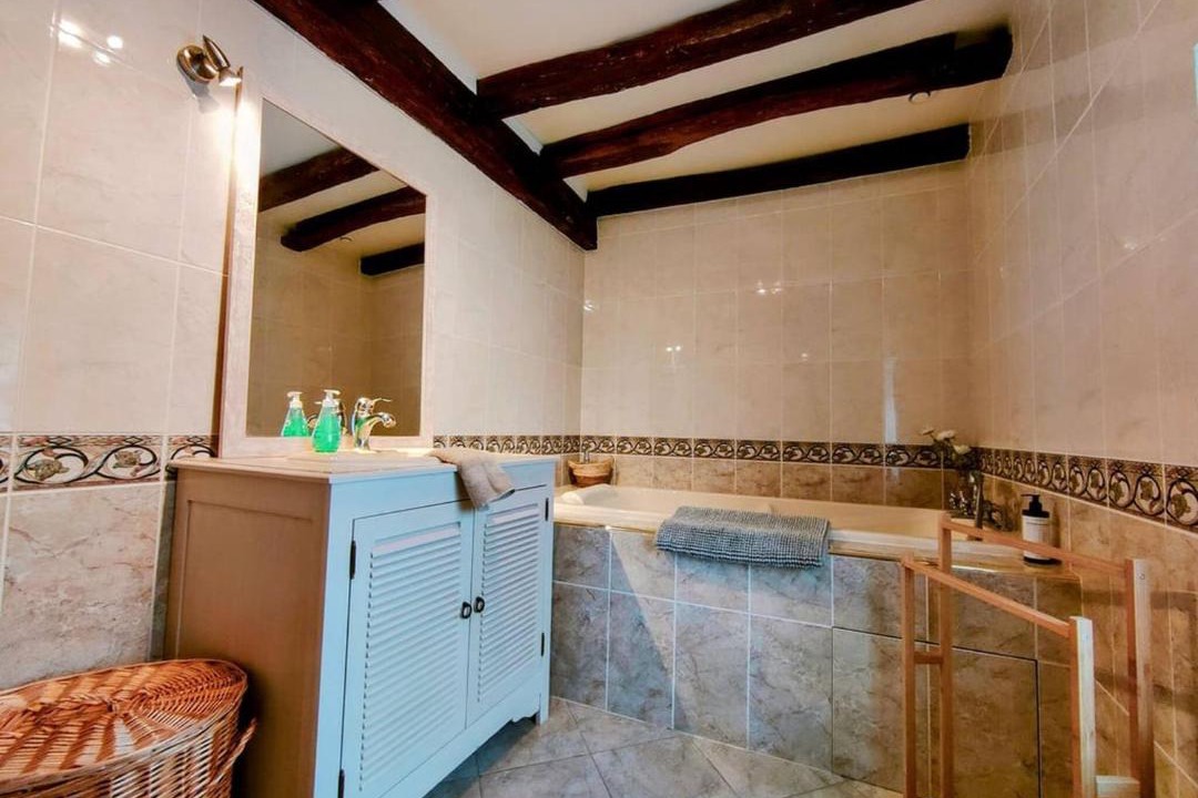 Photo of Bathroom in Mige