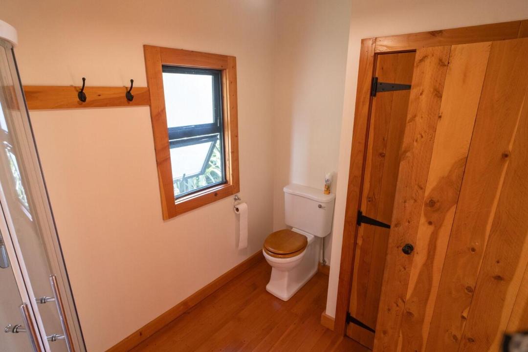 Photo of Bathroom in Whangaimoana