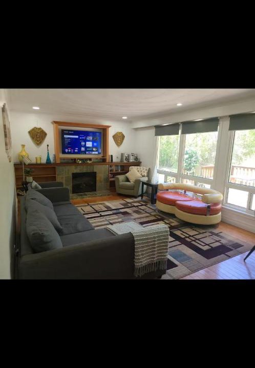 Photo of Livingroom in Ajax
