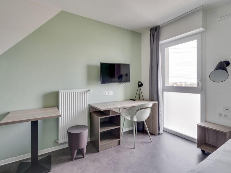 Photo of Others in Palaiseau
