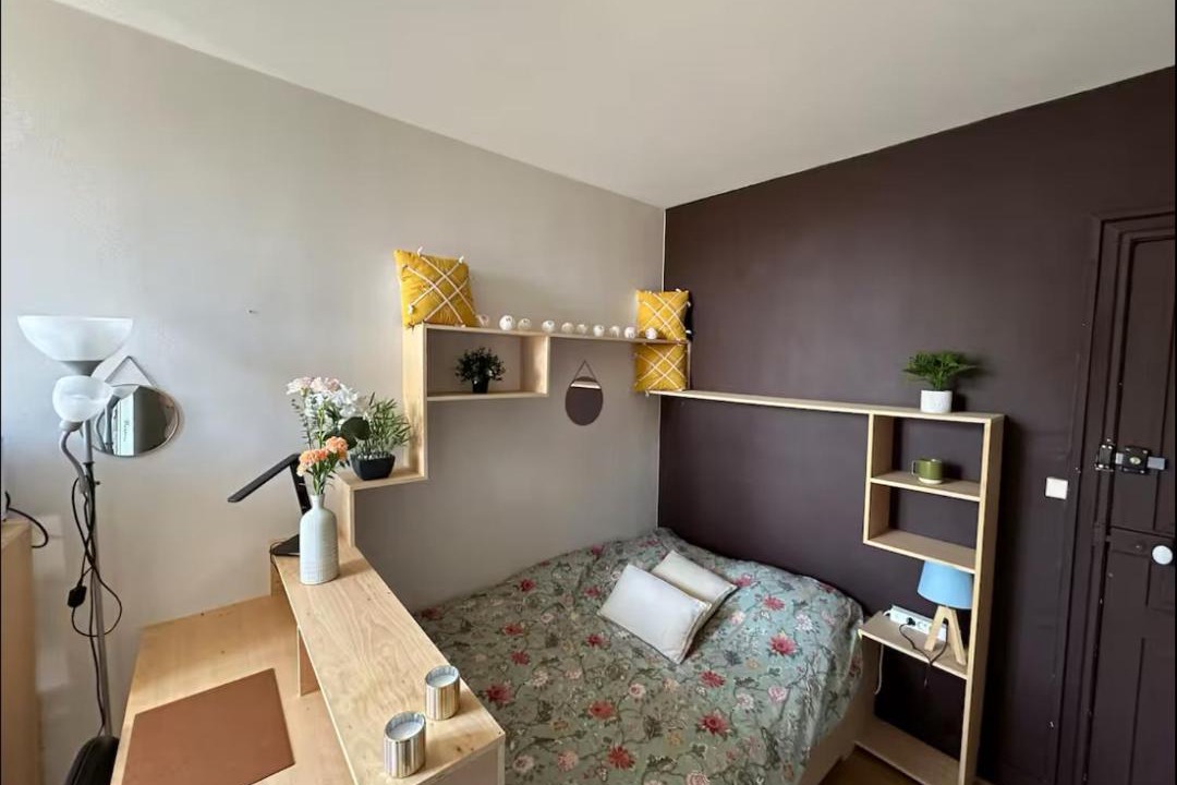 Photo of Bedroom in Poincare - Foch - Anatole France - Croix de Bourgogne