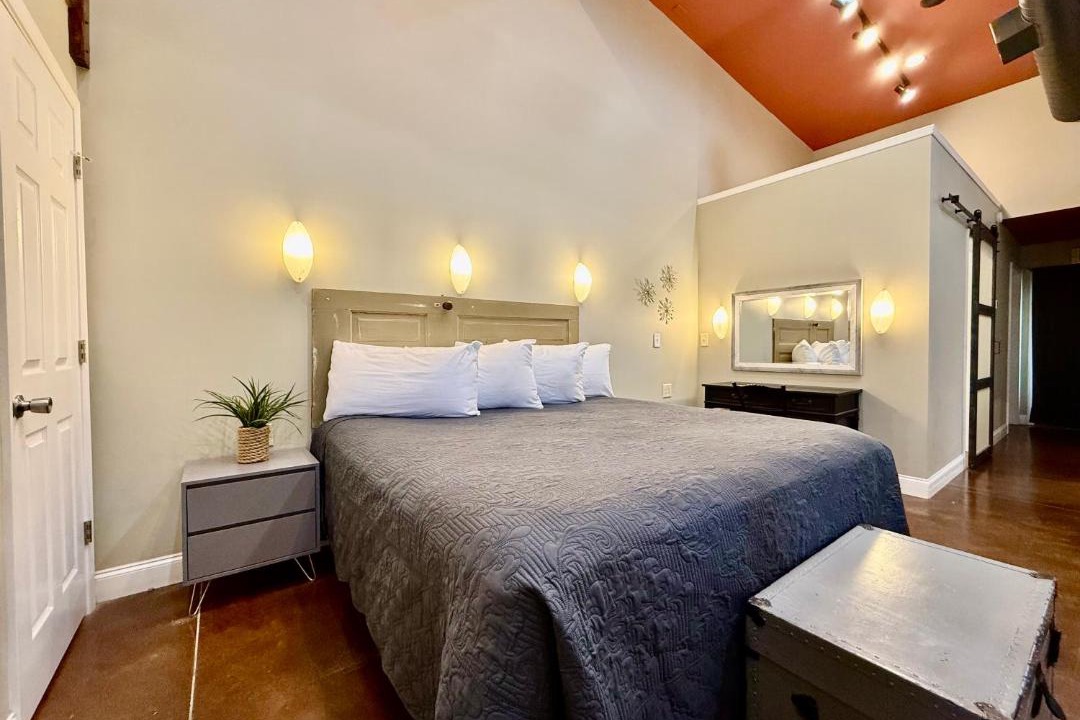 Photo of Bedroom in Demorest