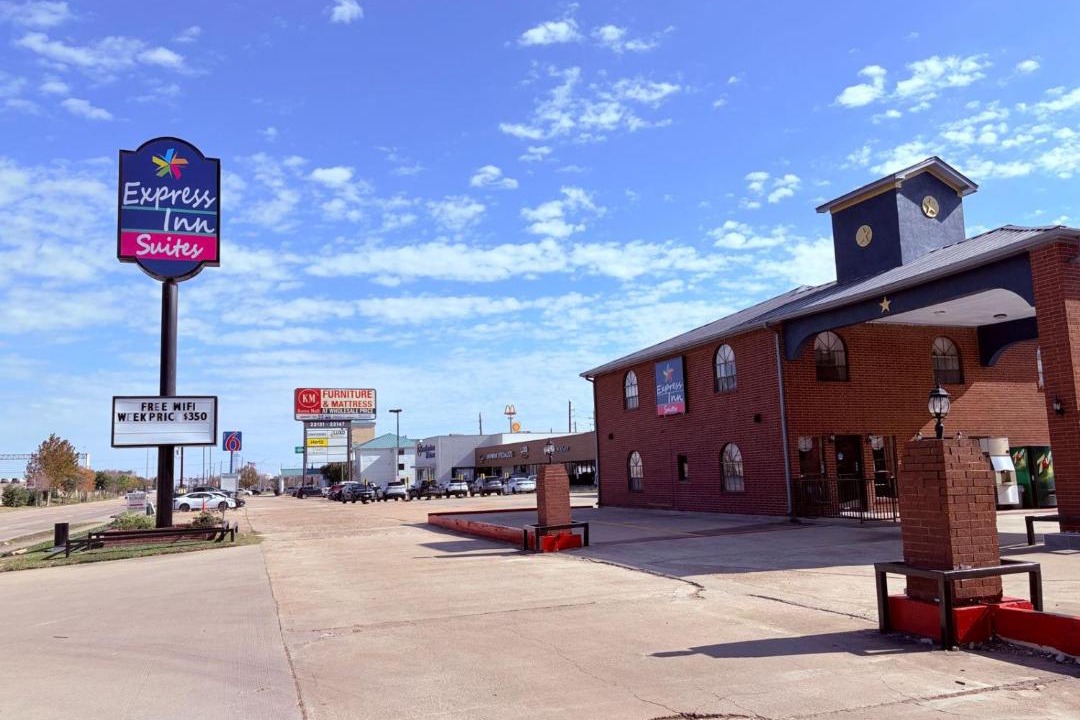 Photo of Others in Barker