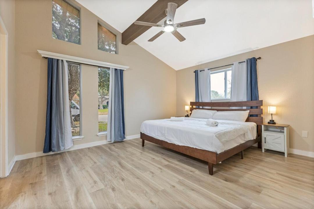 Photo of Bedroom in South Side