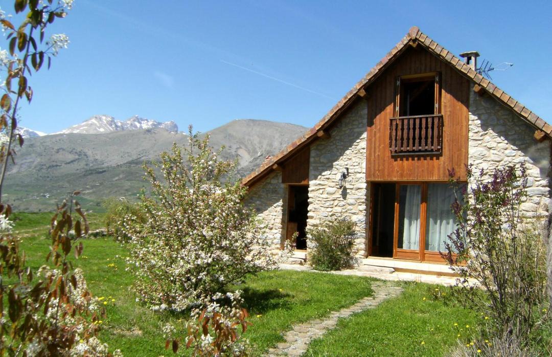 Photo of Buildings in La Roche-des-Arnauds