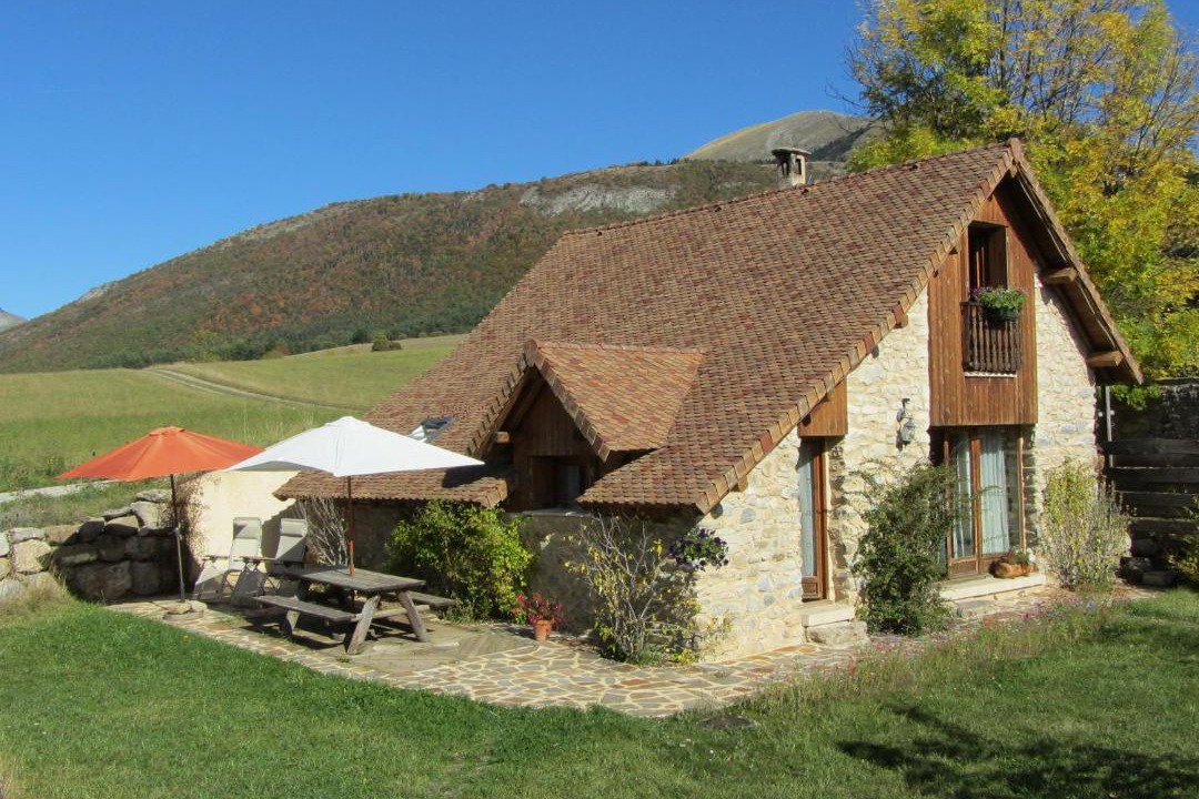 Photo of Buildings in La Roche-des-Arnauds