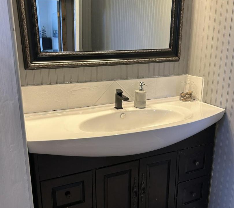 Photo of Bathroom in Grenville-sur-la-Rouge