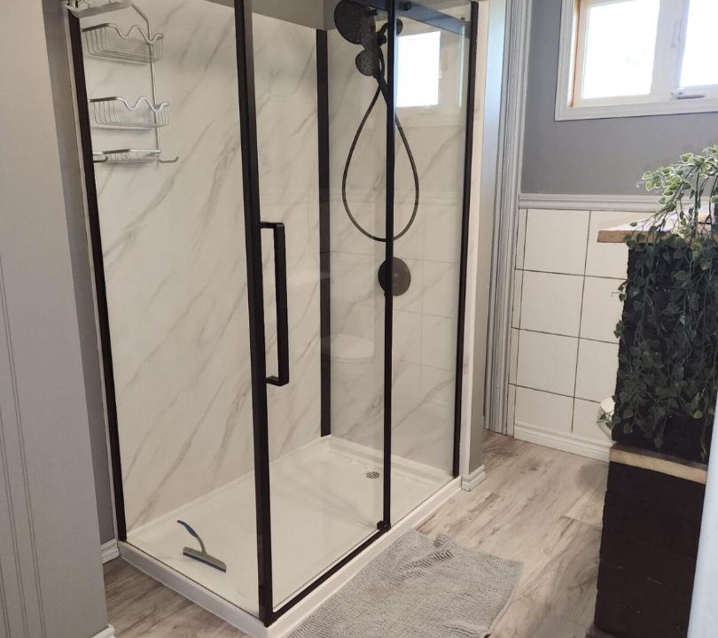 Photo of Bathroom in Grenville-sur-la-Rouge