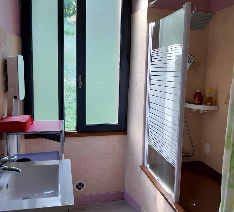 Photo of Bathroom in Goulles