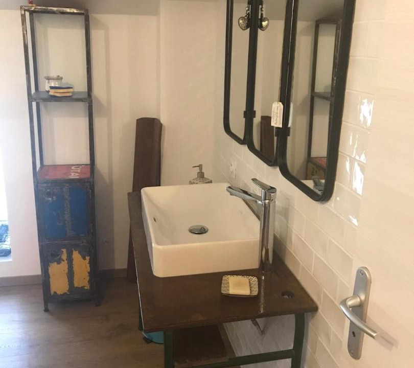 Photo of Bathroom in Grottes Caves