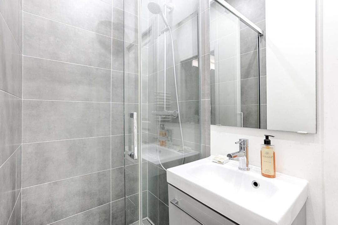 Photo of Bathroom in Quartier de la Chapelle