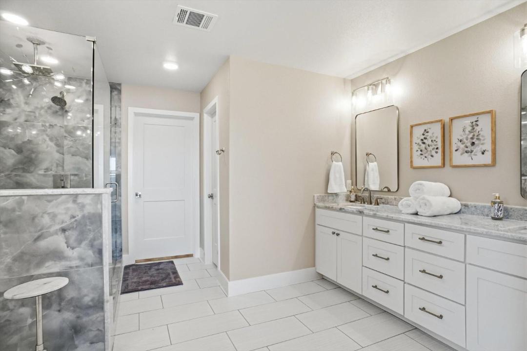 Photo of Bathroom in Granbury