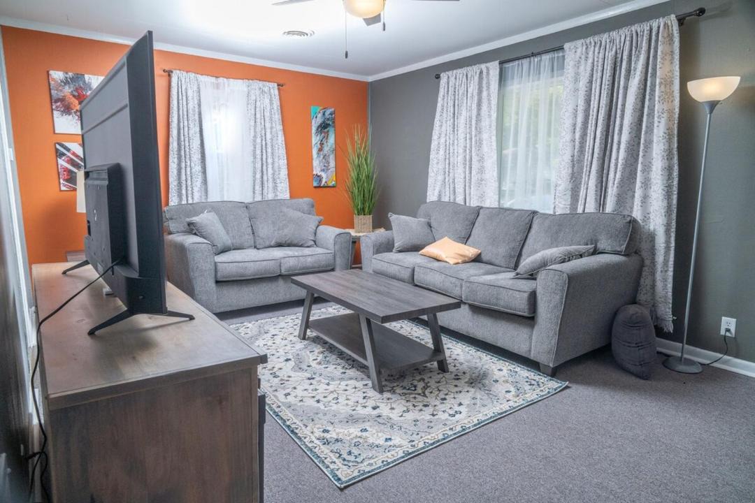Photo of Livingroom in Urbana