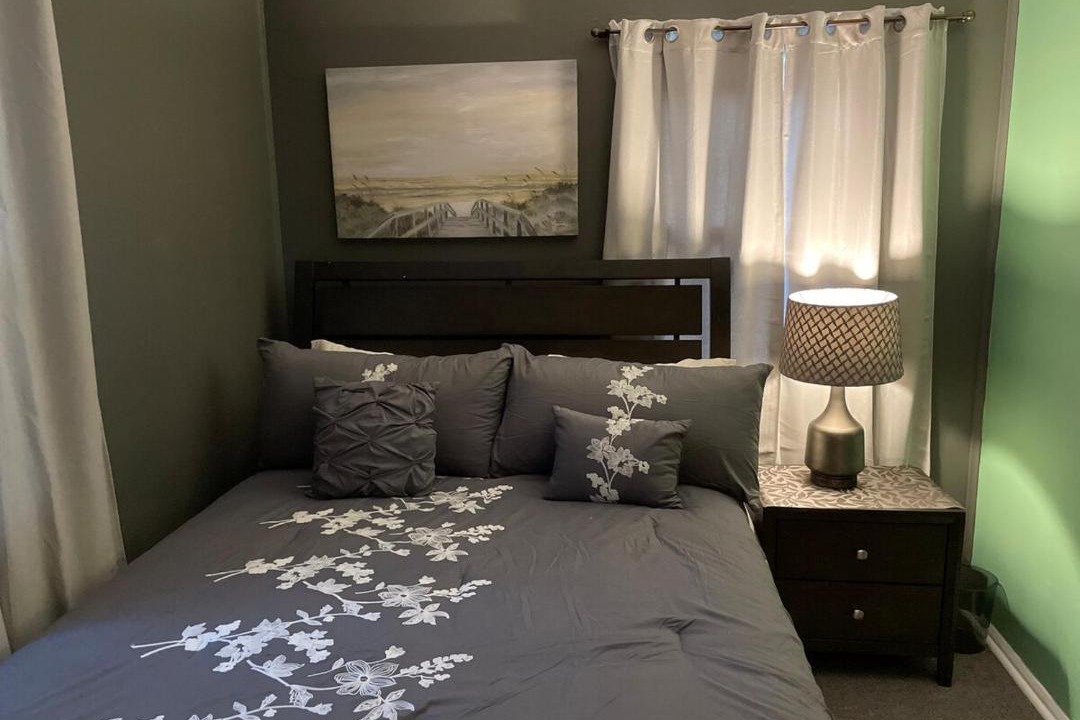 Photo of Bedroom in Urbana