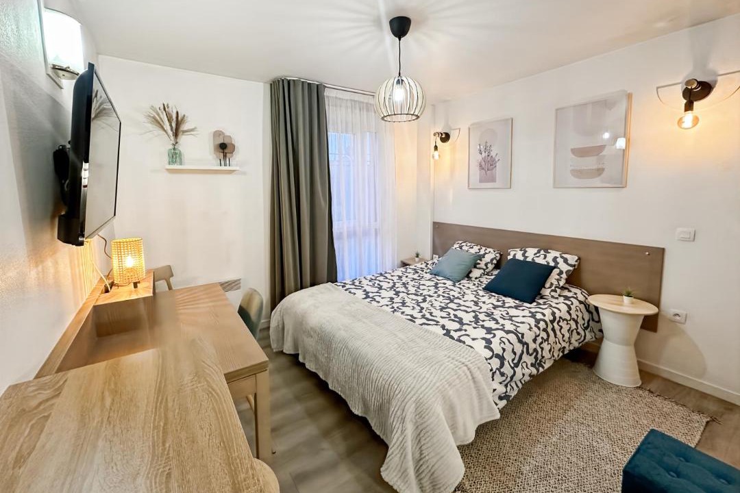 Photo of Bedroom in Saint-Cyr-l'Ecole