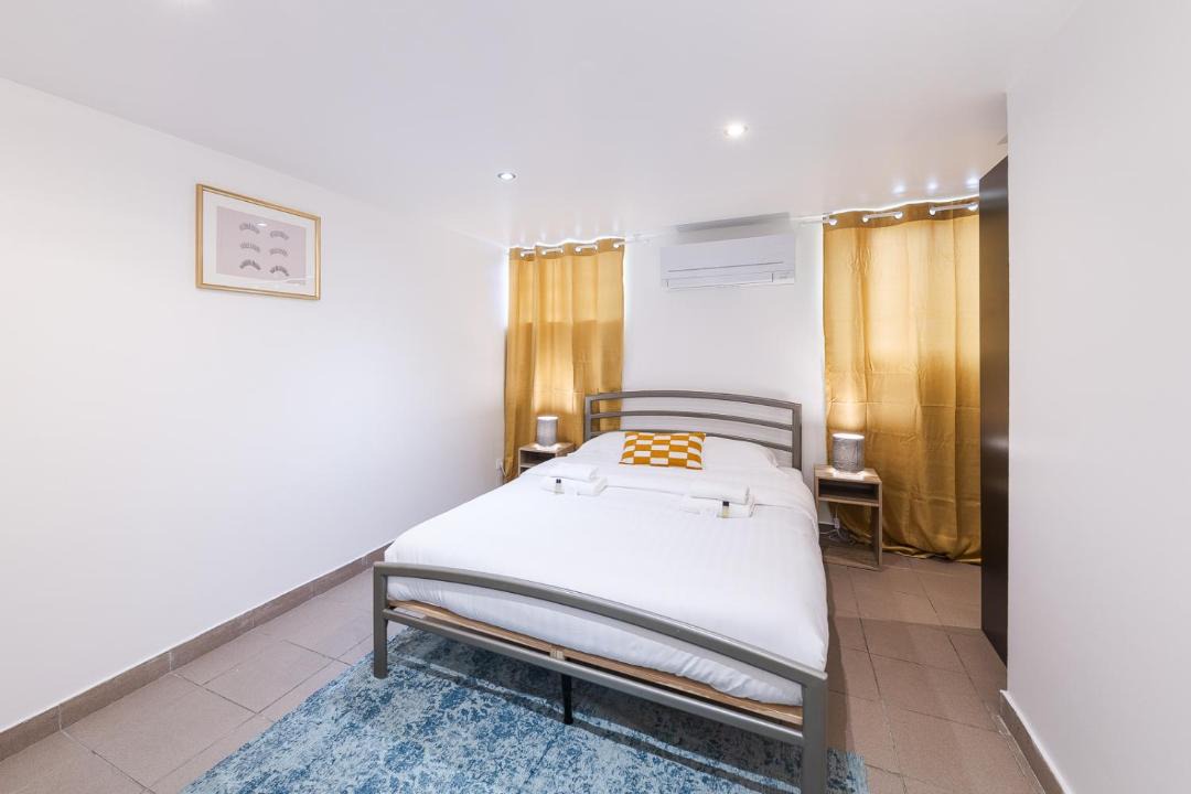 Photo of Bedroom in Neuilly-Plaisance