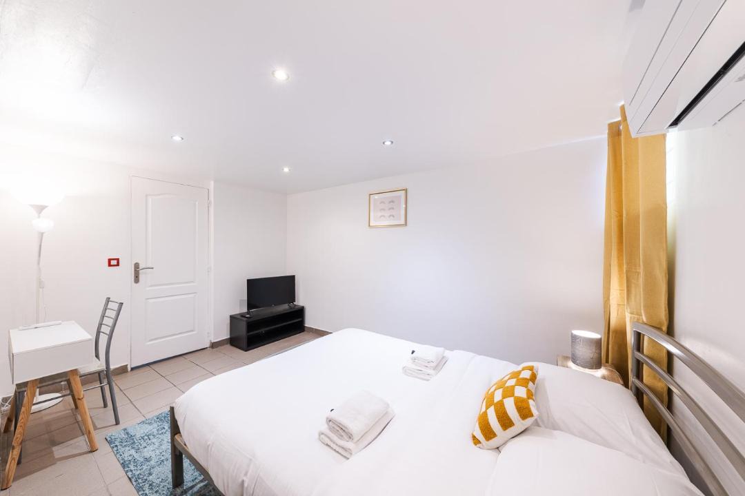 Photo of Bedroom in Neuilly-Plaisance