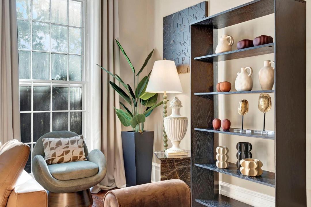 Photo of Livingroom in Historic District - North