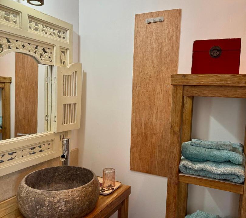 Photo of Bathroom in Rustrel