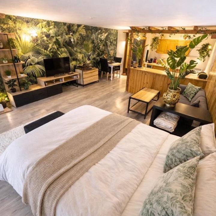 Photo of Others in Saales