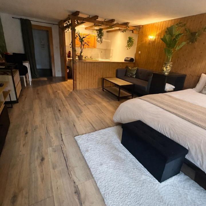 Photo of Others in Saales