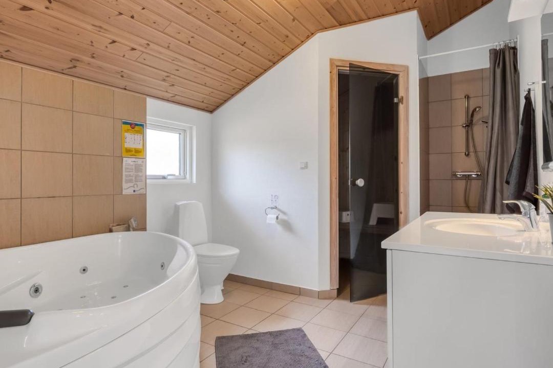 Photo of Bathroom in Aalbaek