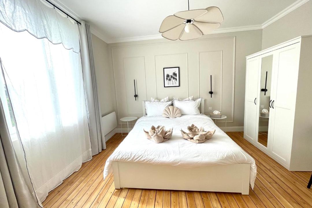 Photo of Bedroom in Anatole France Danton
