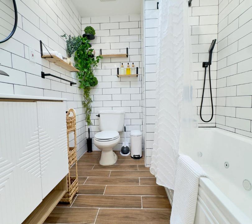 Photo of Bathroom in Foxcroft Square