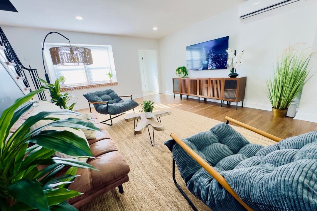 Photo of Livingroom in Foxcroft Square