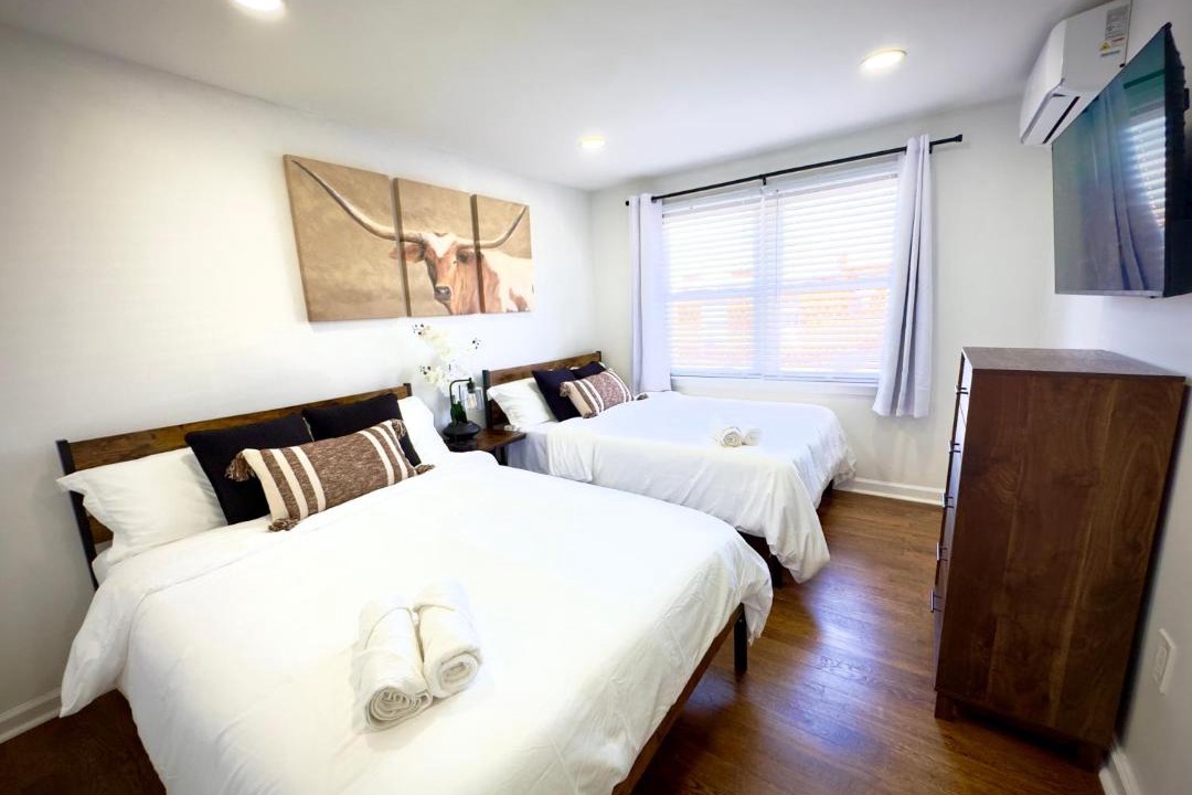 Photo of Bedroom in Foxcroft Square