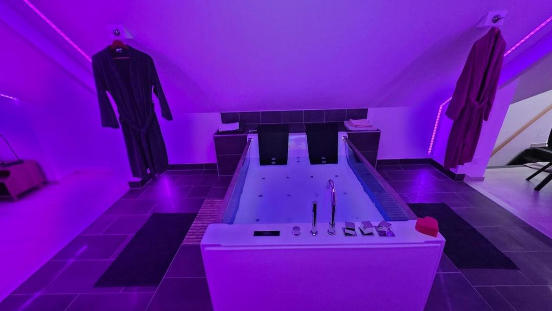 Photo of Bathroom in Ribemont-sur-Ancre