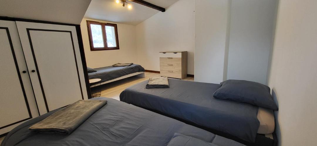 Photo of Bedroom in Evette-Salbert