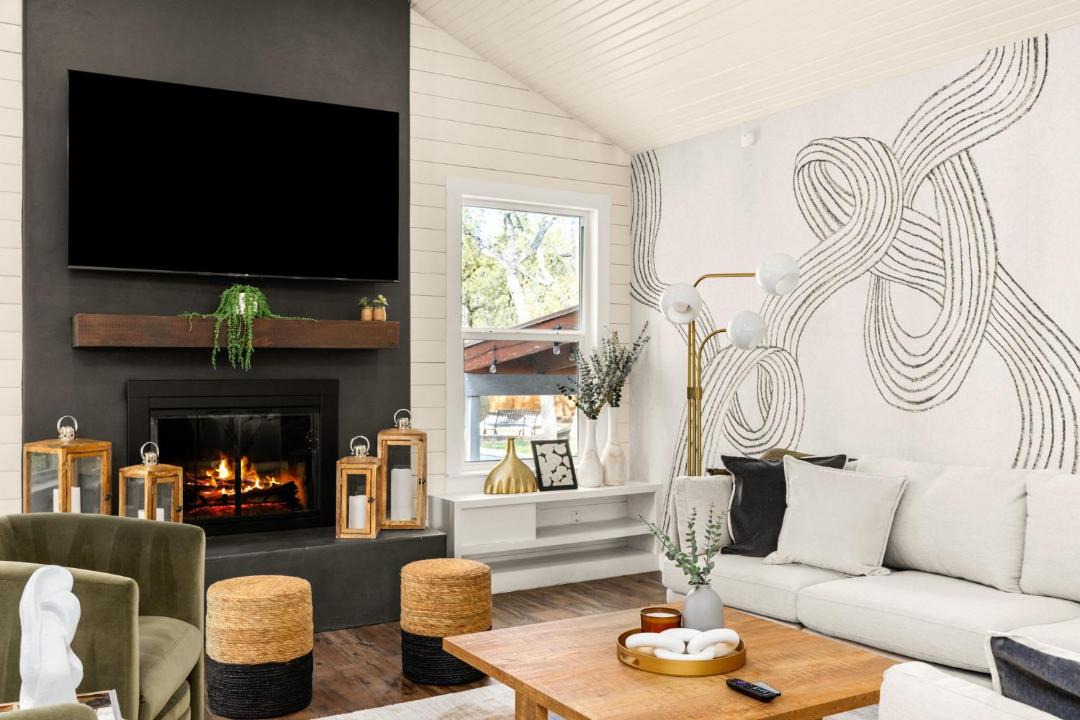 Photo of Livingroom in West Oak Hill