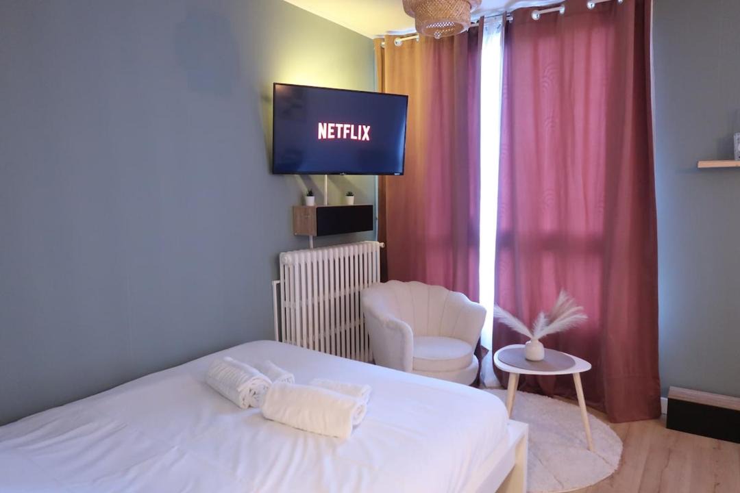 Photo of Bedroom in 8th Arrondissement