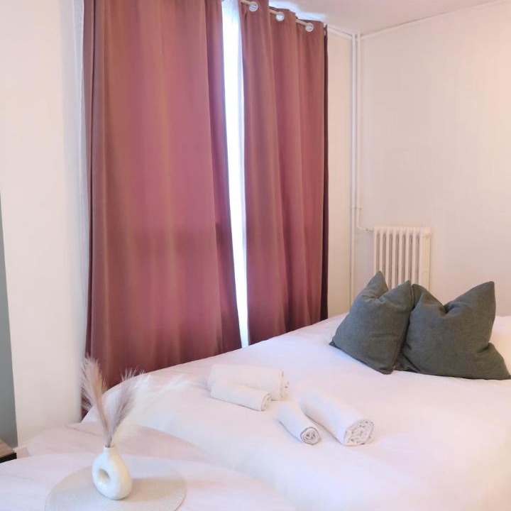 Photo of Bedroom in 8th Arrondissement