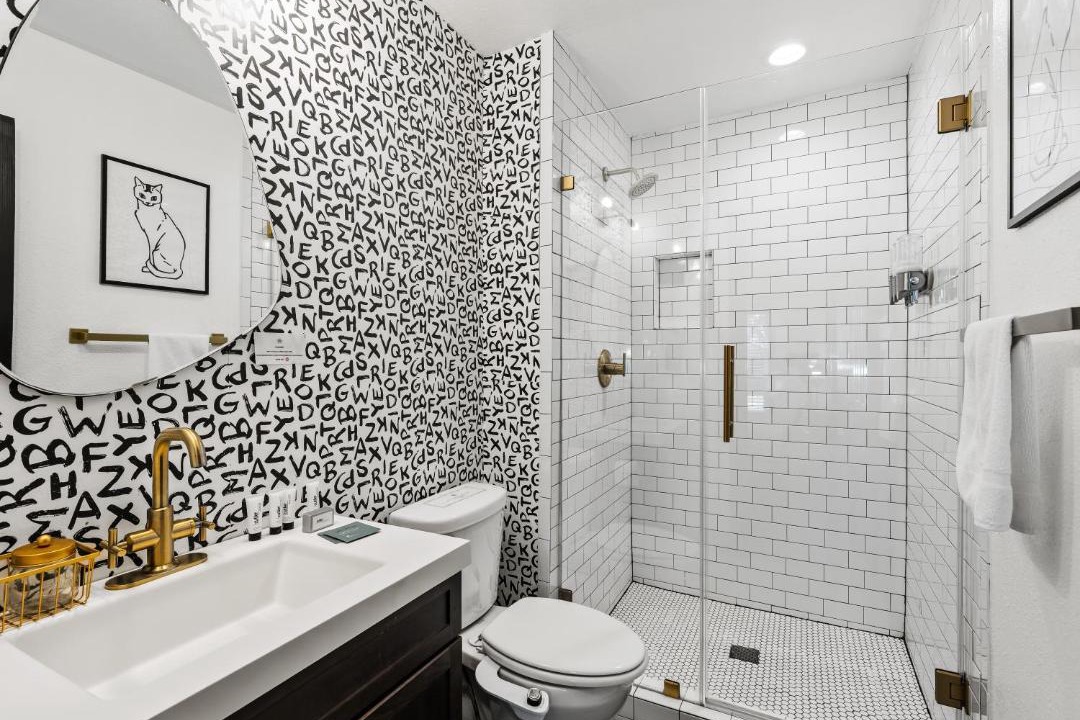 Photo of Bathroom in North Central Carrollton