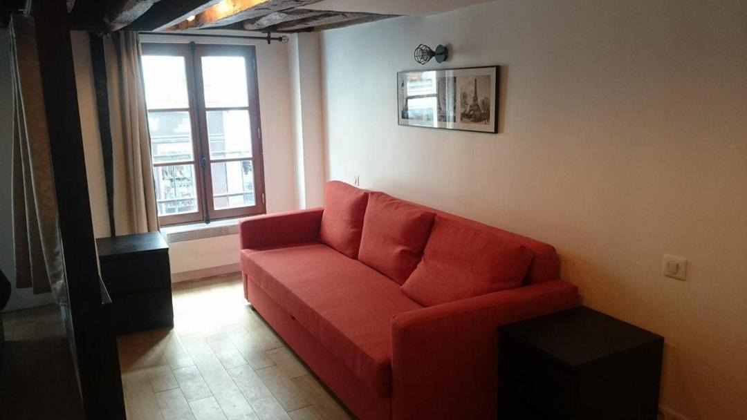 Photo of Livingroom in Arts-et-Metiers
