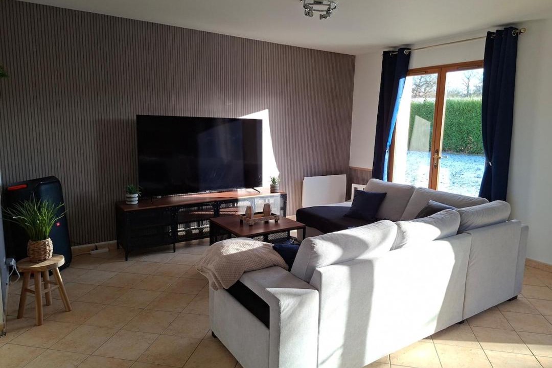 Photo of Livingroom in Cuy-Saint-Fiacre