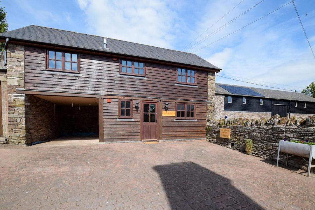 Photo of Others in The Bage