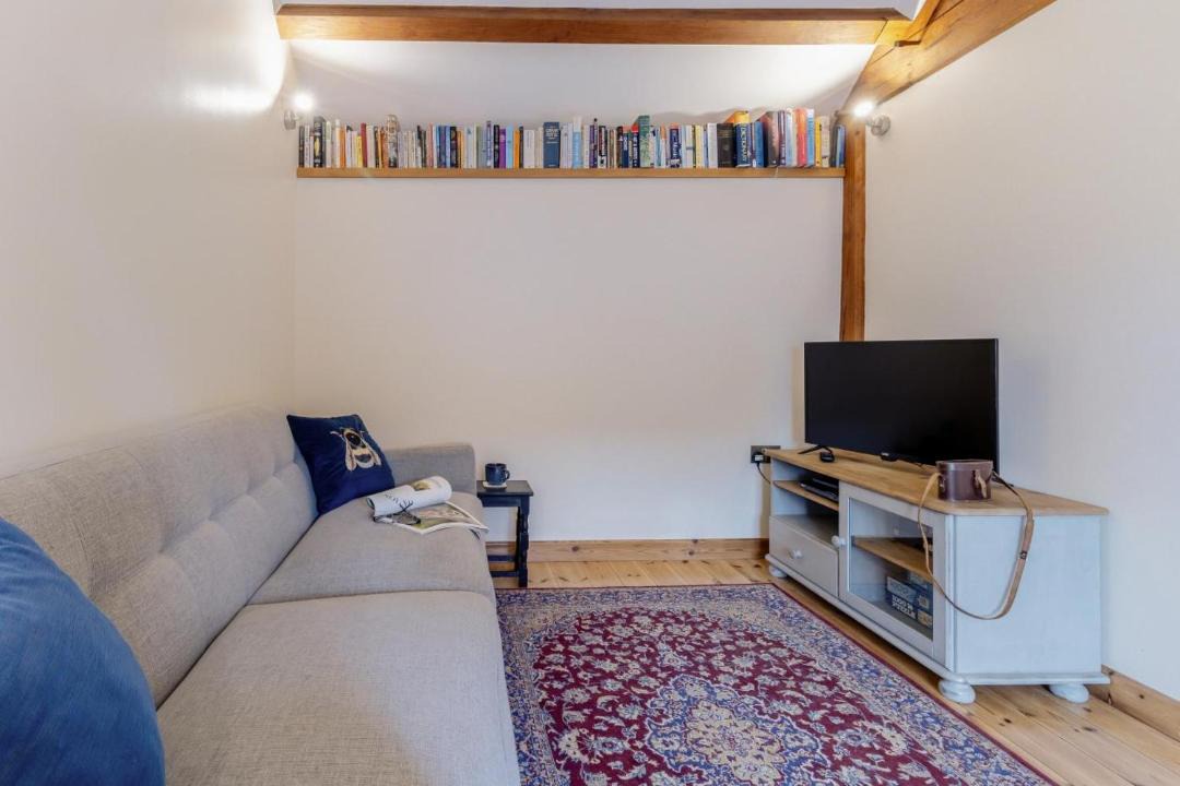 Photo of Others in The Bage