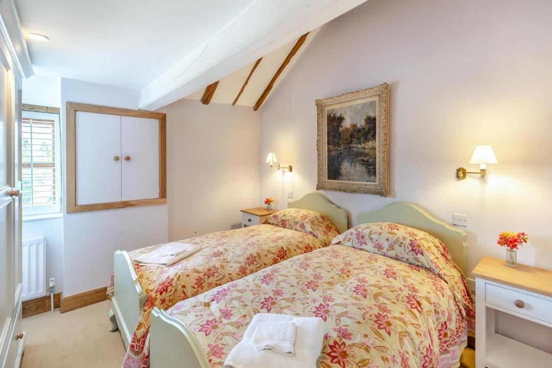 Photo of Others in Cowbeech