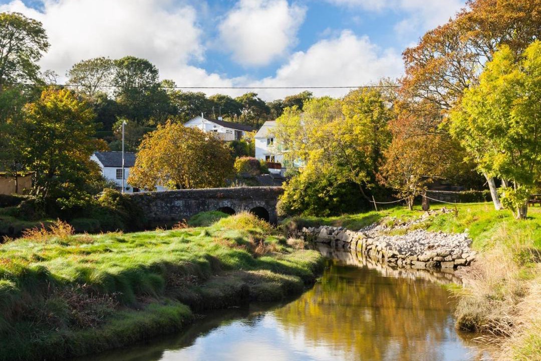 Photo of Others in Gweek