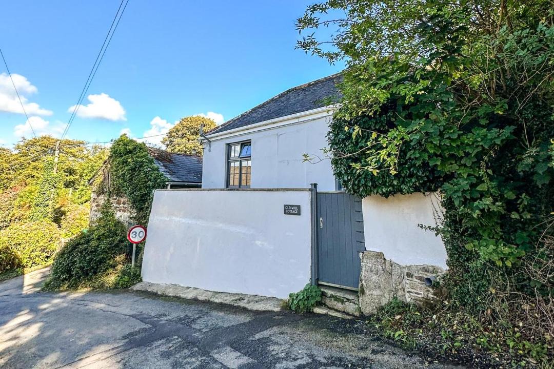 Photo of Others in Gweek