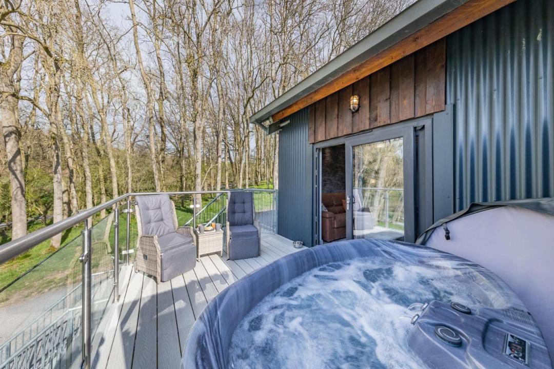 Photo of Others in Kingswood