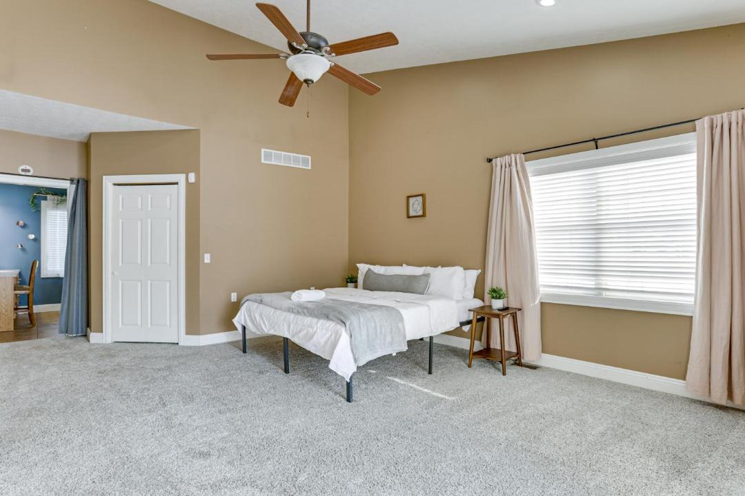 Photo of Bedroom in Summit Station